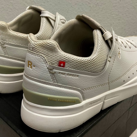 On CLOUDTEC The Roger Centre Court -48-99446 White Leather. - Picture 1 of 9